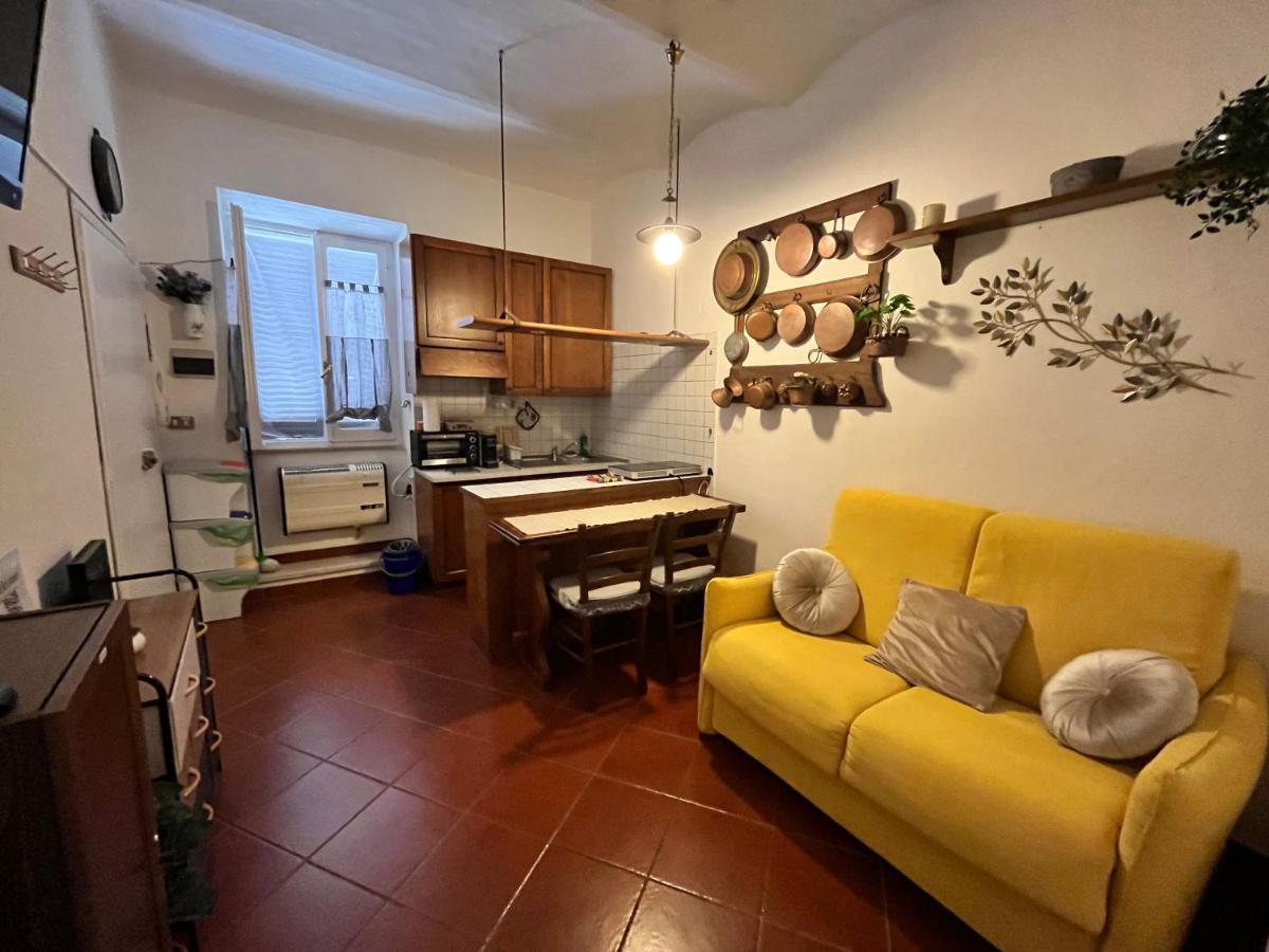 Alloggio Ad Uso Turistico Piave 47 Apartment Gradoli Exterior photo